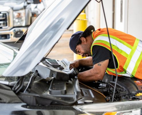Mechanic auto technician job