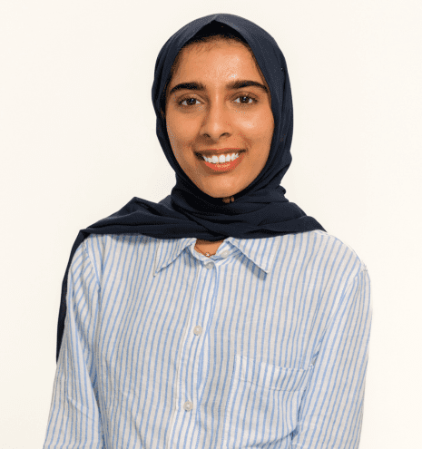 Aamna A.'s professional headshot paired with her quote testimonial focused on working as an intern.