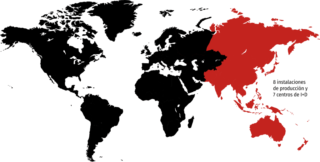 worldmap-apac-spn Un mapa mundial con el foco puesto en el área de Asia Pacífico, coloreada de rojo. 8 instalaciones de producción y 7 centros de I+D.