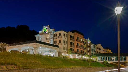 Exterior shot of Mardi Gras Casino and Resort