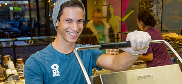 qdoba-cws-restaurantcrew-podleft