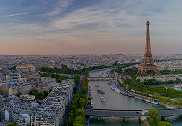 Torre Eiffel e zone circostanti sul fiume Senna